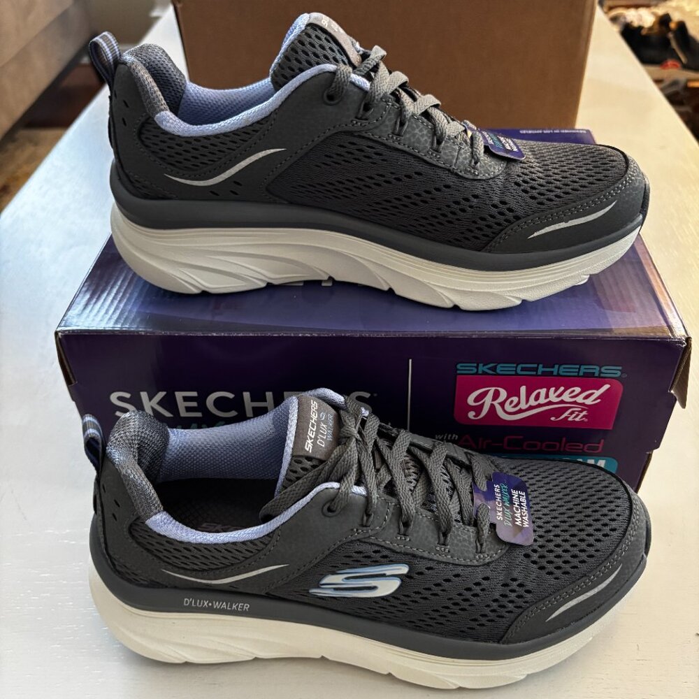 New in Box Skechers D'Lux Walker Infinite Motion Women's 8